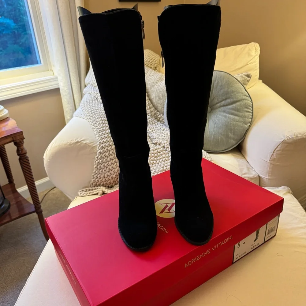 Black suede women’s  Adrienne Vittadini Minuet tall boot.  Size 8 - Picture 4 of 12
